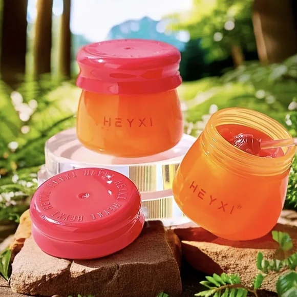 🎉🎉Trending🎉🎉 Two Piece Lip Gloss And Mask Honey Pot With Applicator! - Picture 5 of 9